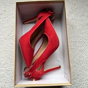 MICHAEL KORS JENNINGS SUEDE PUMPS SIZE 7.5